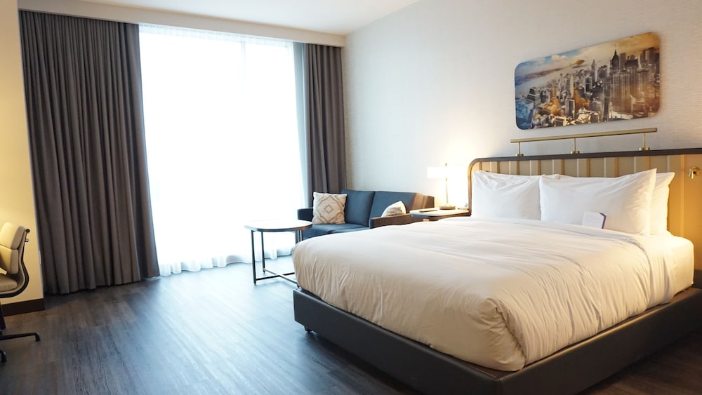 

Bari - Jamaica (NY) - Hyatt Regency JFK Airport at Resorts World New York