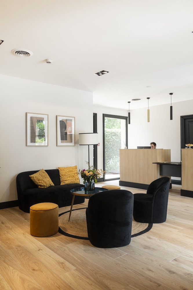 

Roma - Saint-Raphaël, Provence-Alpes-Côte d'Azur - Hôtel l'Arena