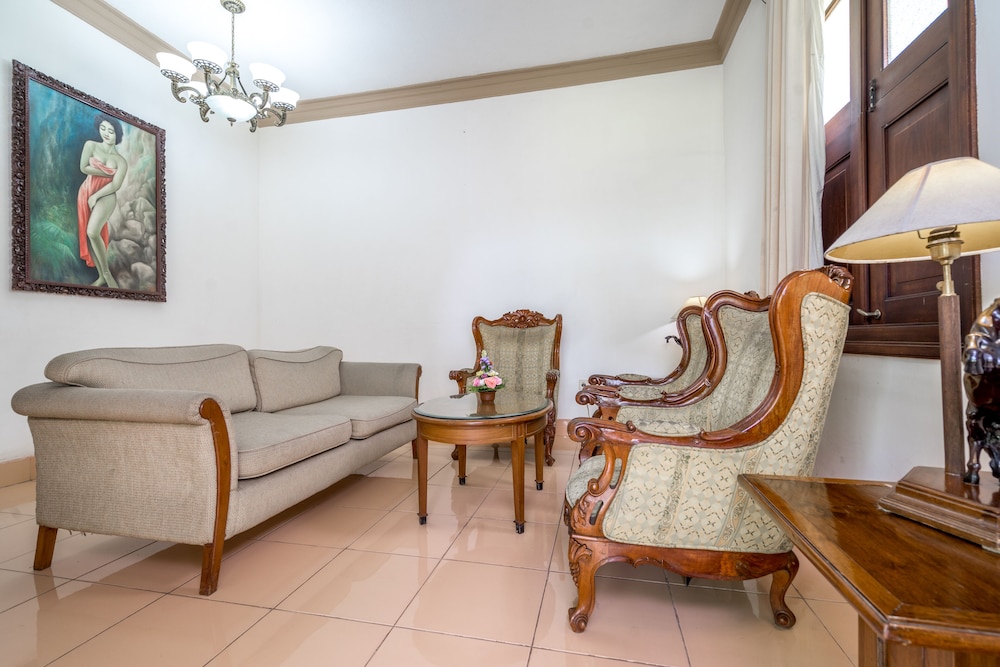 

Verona - Sanur Beach - Inna Bali Heritage Hotel