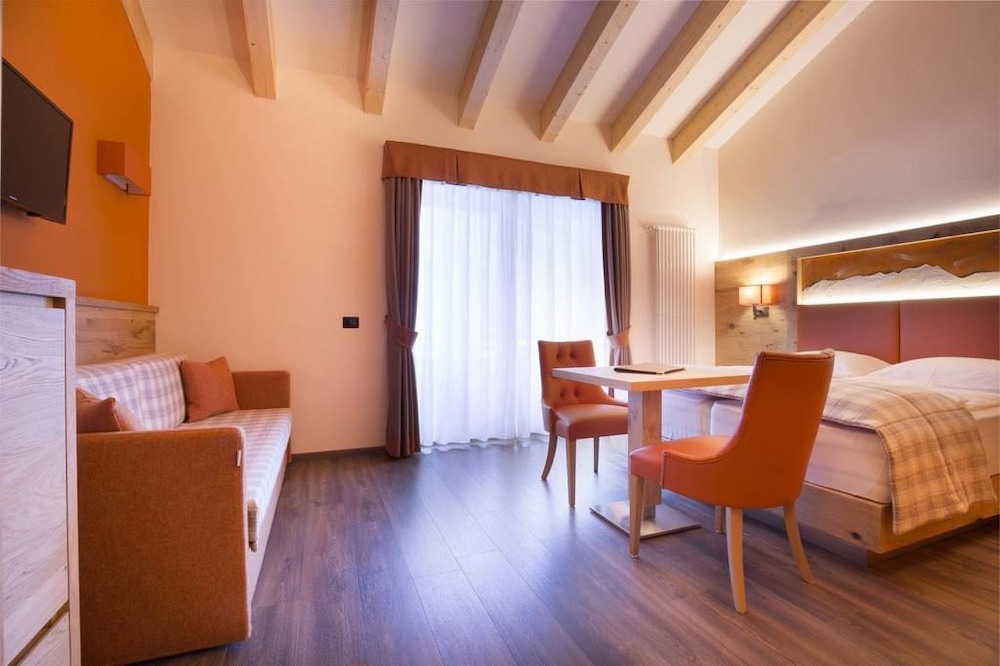 

Brindisi - Selva di Val Gardena, Montagna Italia - Chalet Marcora