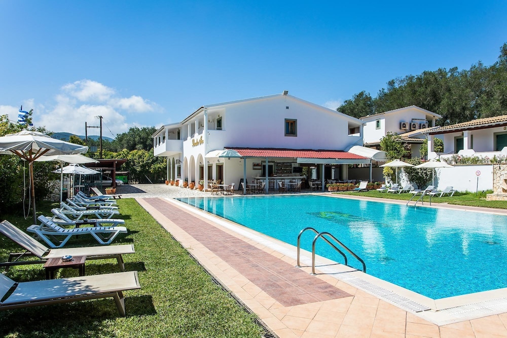 

Bologna - Paleokastritsa - Paradise Inn