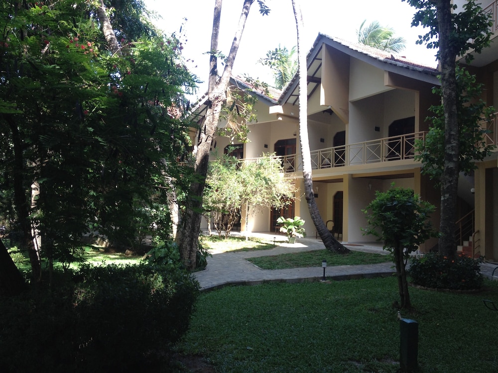 

Roma - Dambulla - Pelwehera Village Resort