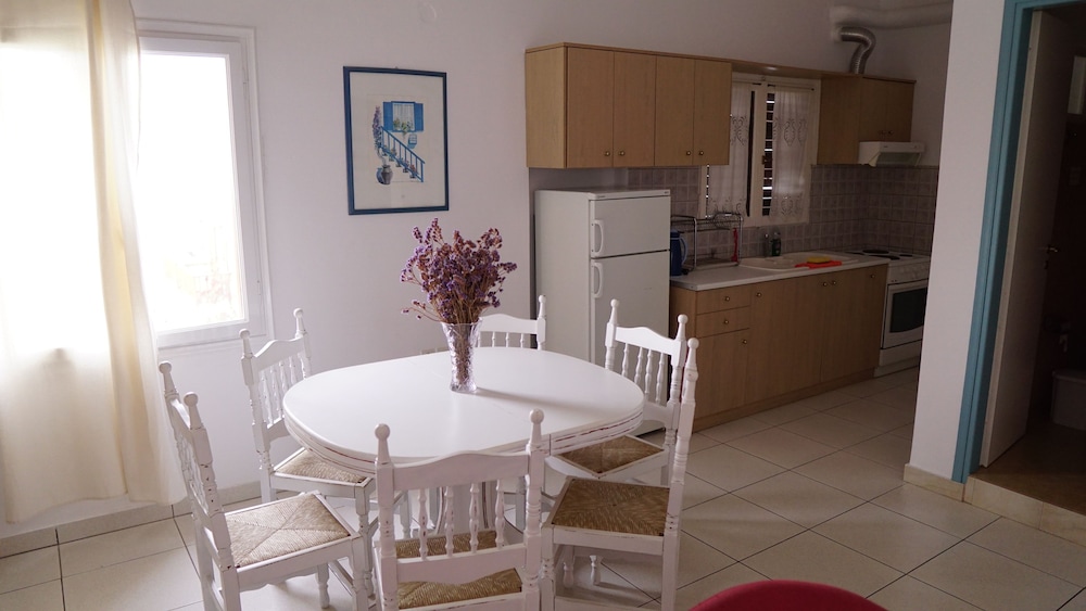 

Milano - Naousa, Paros - Hotel Eri