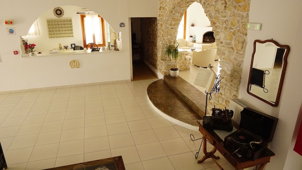 

Napoli - Antiparos - Hotel Eri