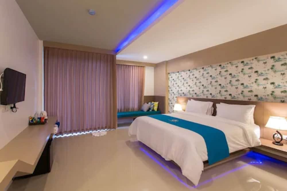 

Roma - Klong Muang Beach - The Phu Beach Hotel - SHA Plus