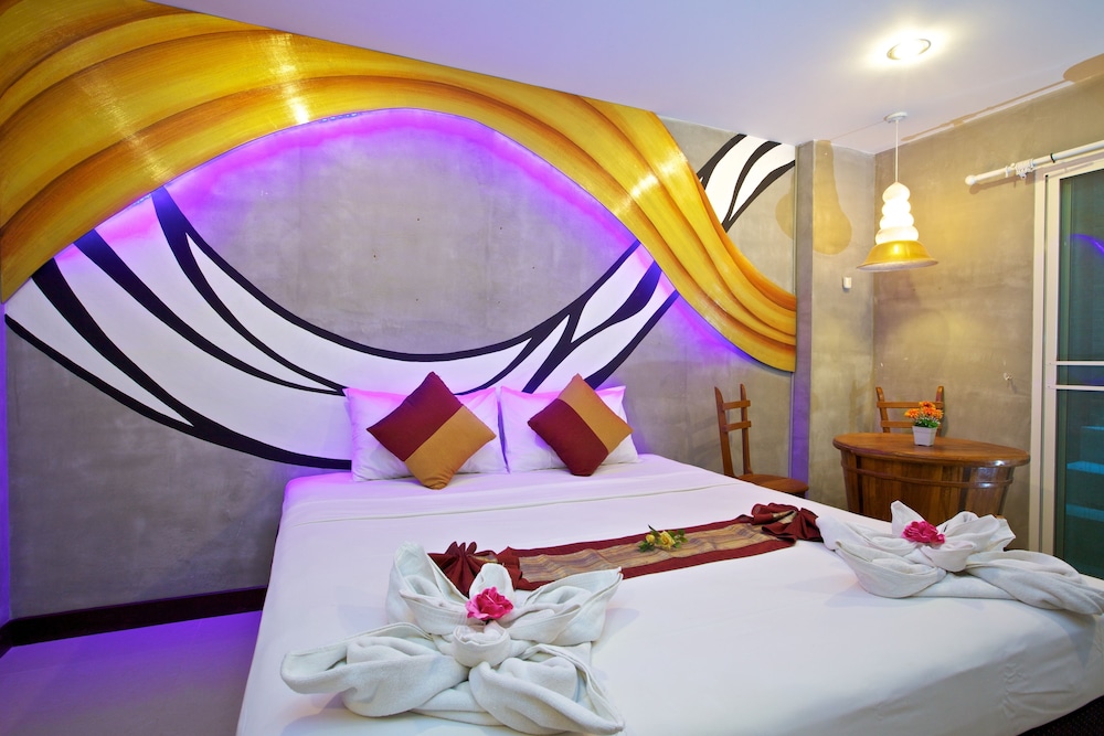 

Roma - Bang Tao Beach - Baan Kamala Backpacker