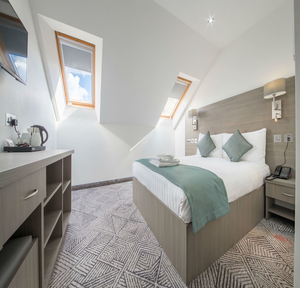 

Verona - Barking - The Lion & Key Hotel