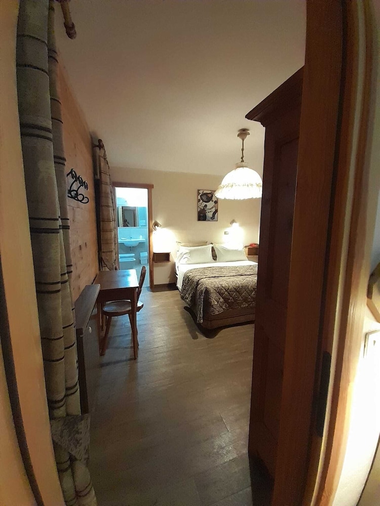 

Salerno - Pré-Saint-Didier - Hotel Astoria