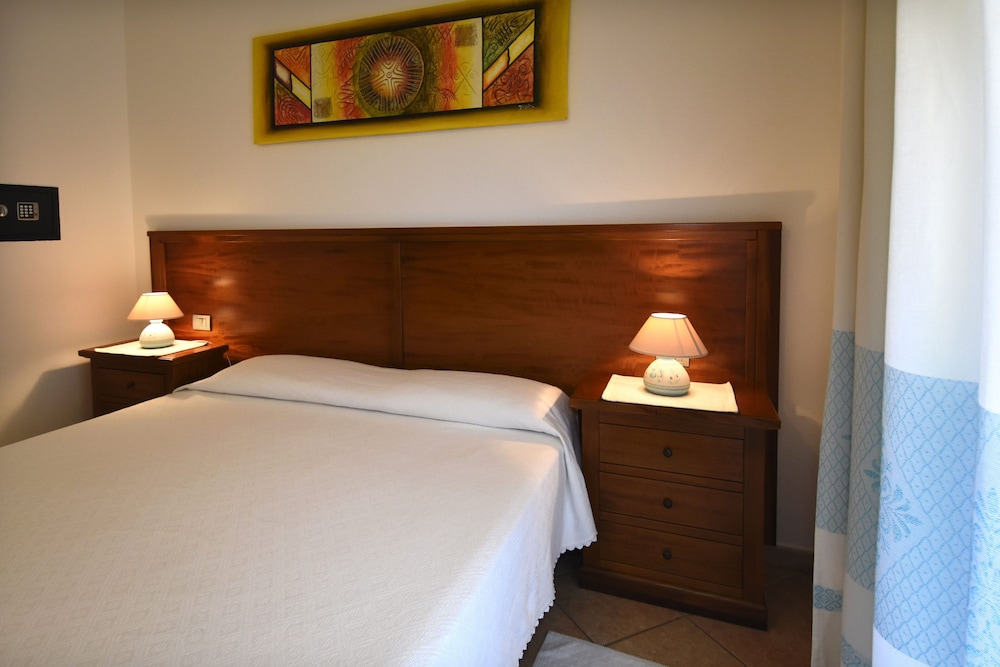 

Roma - Villasimius, Sardegna - Il Girasole Hotel