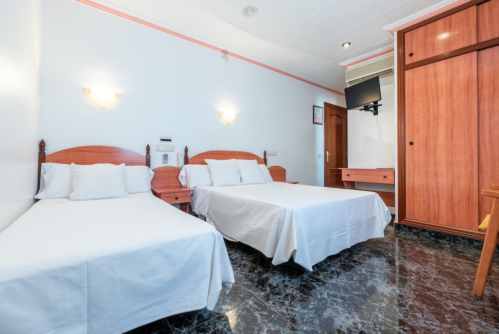 

Bari - La Pineda - Hotel Canadá