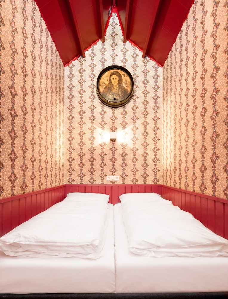 

Verona - Zaandam - Hotel Not Hotel Amsterdam