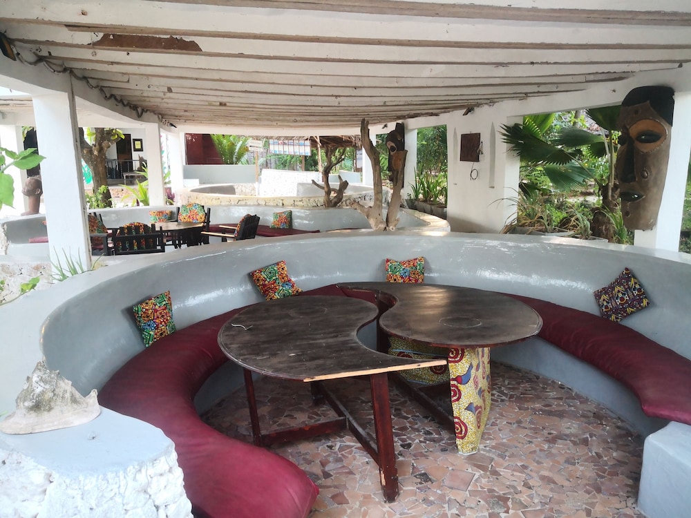 

Lamezia Terme - Pwani Mchangani - Mambo Ocean Resort