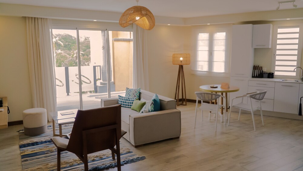 

Roma - Port Chambly - The Address Boutique Hotel