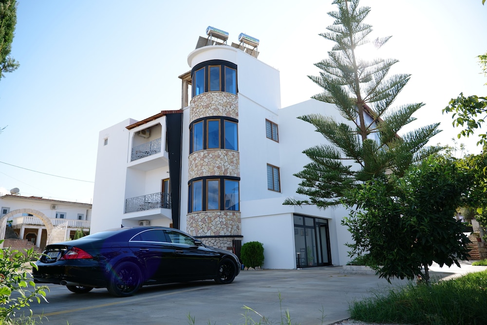 

Genova - Ksamil - Ksamil Central Park Hotel