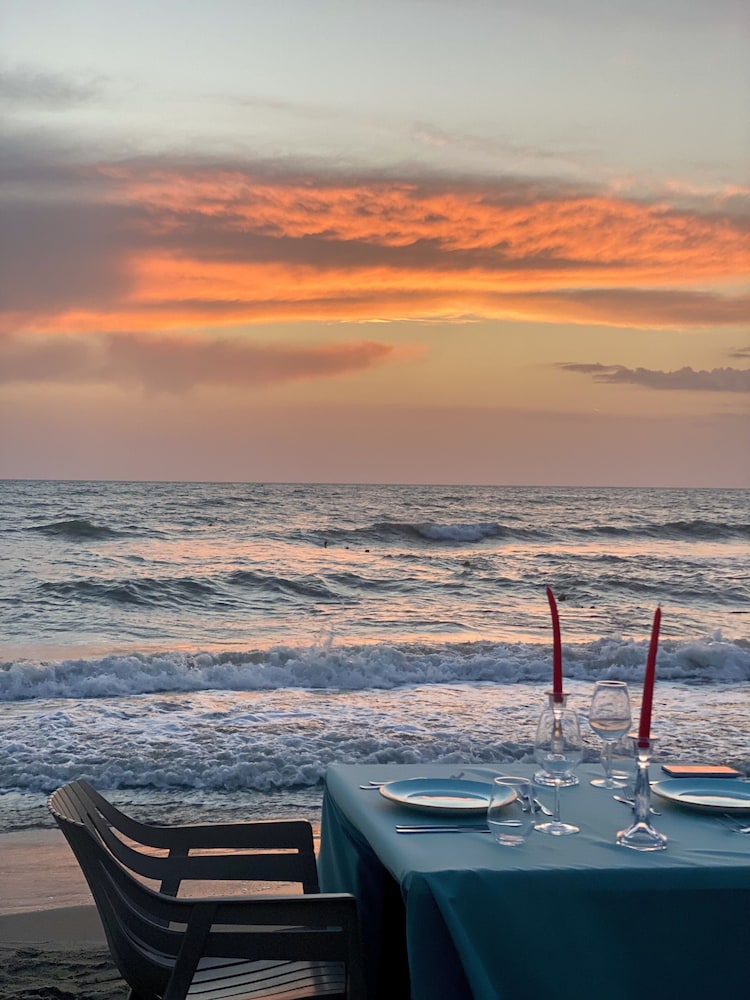 

Torino - Durrës - Marbella Beach Hotel