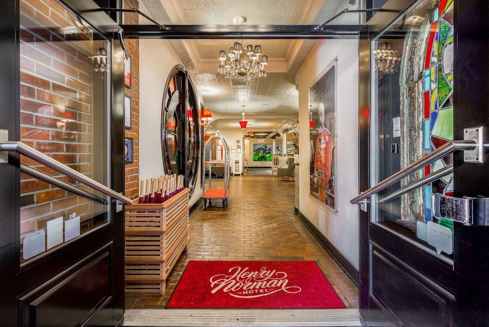 

Firenze - New York - Aeroporto La Guardia - Henry Norman Hotel