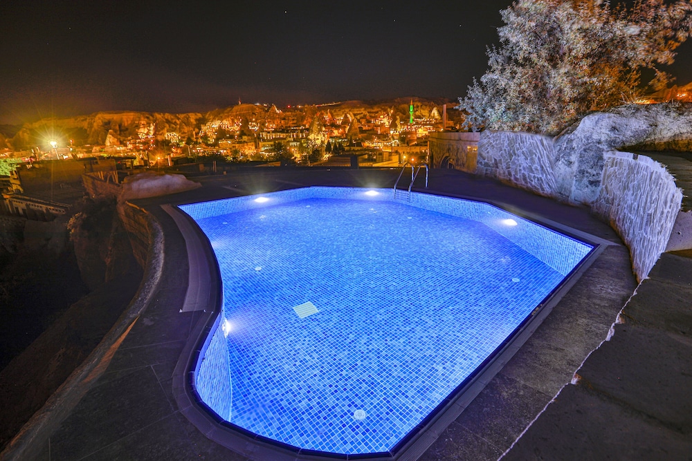 

Roma - Avanos - Cappadocia Caves Hotel