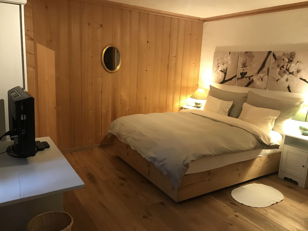 

Napoli - Gstaad - Hotel Alpenrose mit Gourmet-Restaurant Azalée