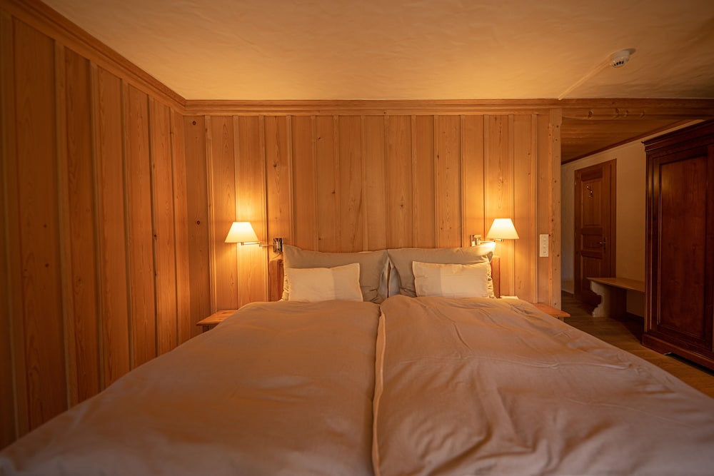 

Bari - Gstaad - Hotel Alpenrose mit Gourmet-Restaurant Azalée