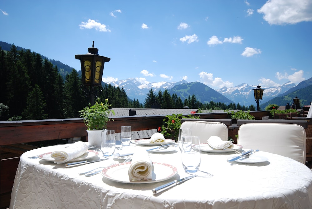 

Bologna - Gstaad - Hotel Alpenrose mit Gourmet-Restaurant Azalée