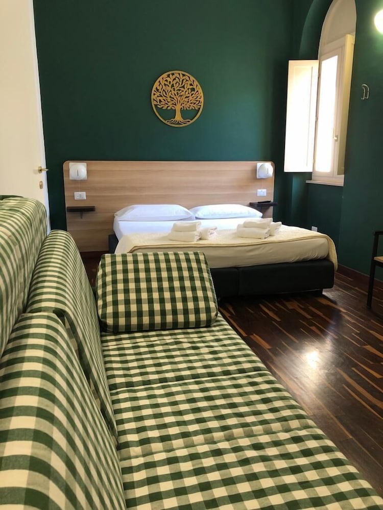 

Milano - Matera - Il Piccolo Albergo Matera