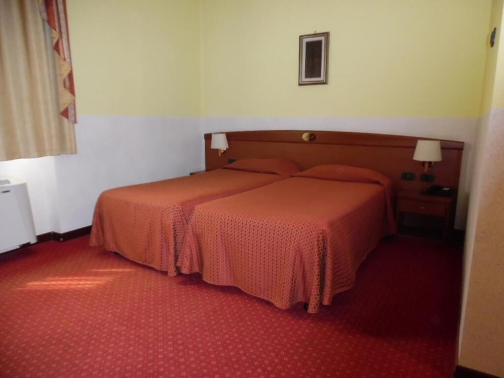 

Lamezia Terme - Rozzano - Hotel Majestic