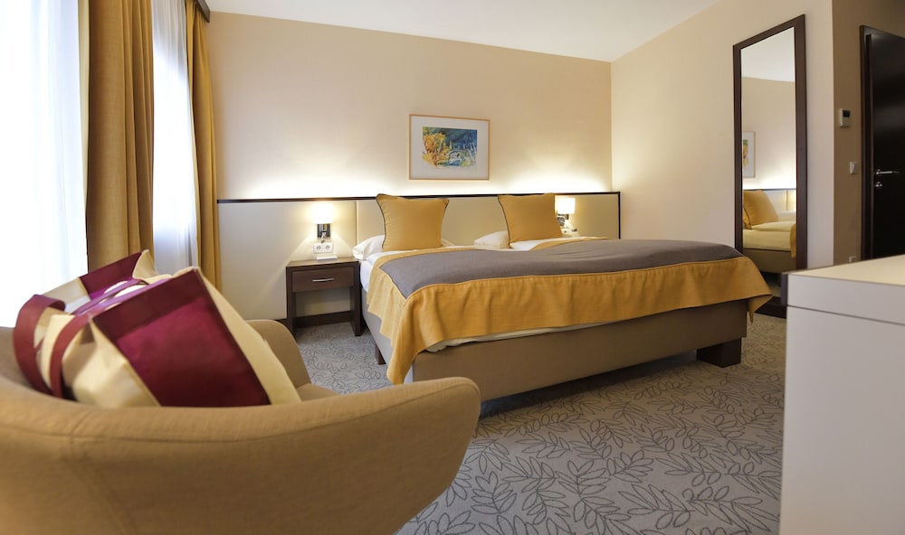 

Bari - Rust - Seehotel Rust