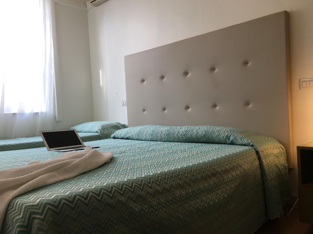 

Roma - Sicilia Ovest - Palermo, Cefalù,Trapani, San Vito, Mare Italia - 38 Aira Hotels