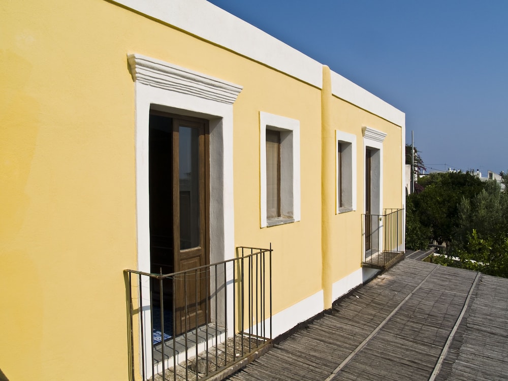 

Milano - Salina - Hotel Arcangelo - Salina