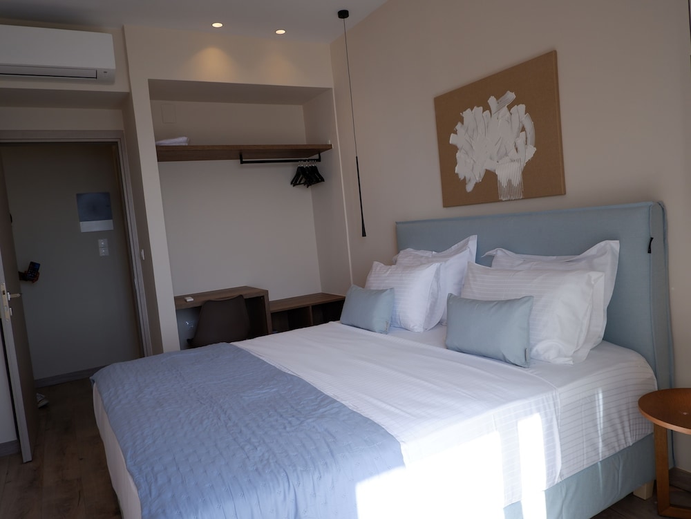 

Roma - Moraḯtika - Kaiser Luxury Suites