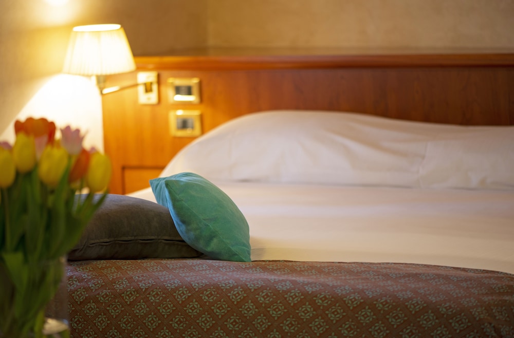

Cagliari - Moniga del Garda - Hotel Corte Regina