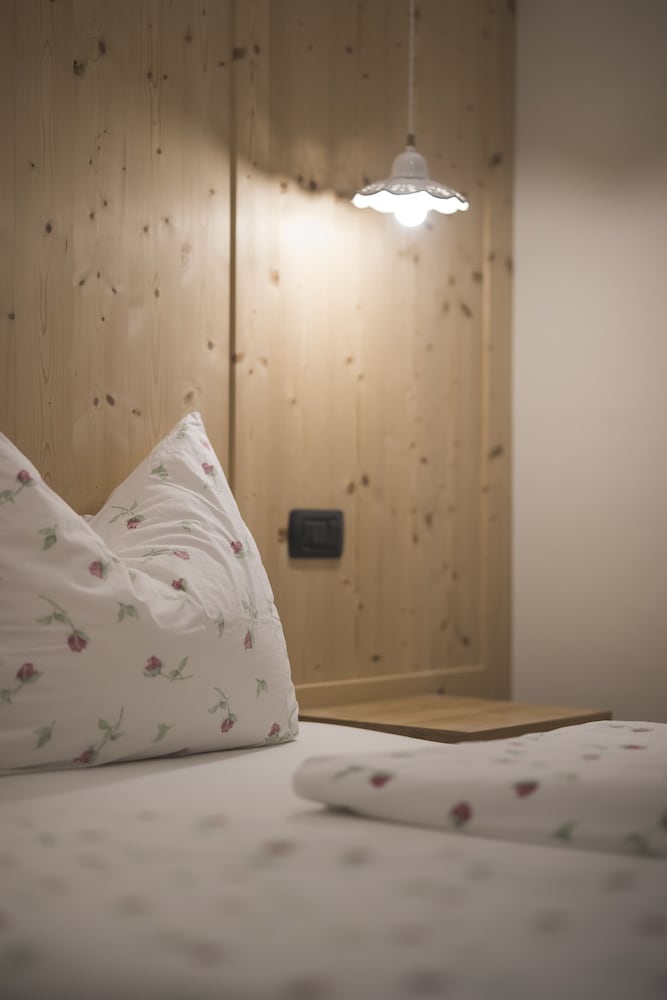 

Lamezia Terme - San Candido - Emma Historic Hotel