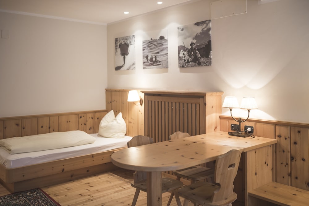 

Lamezia Terme - Dobbiaco - Emma Historic Hotel