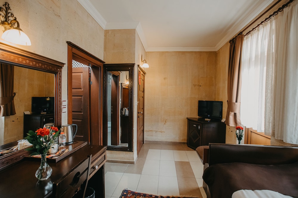 

Roma - Avanos - Royal Stone Houses - Goreme