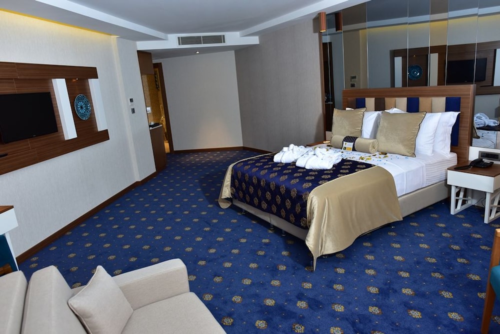 

Catania - Manisa - Giritligil Hotel