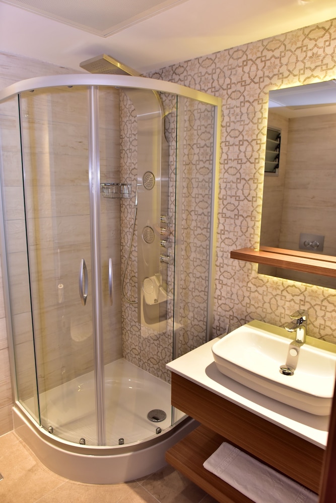 

Roma - Manisa - Giritligil Hotel