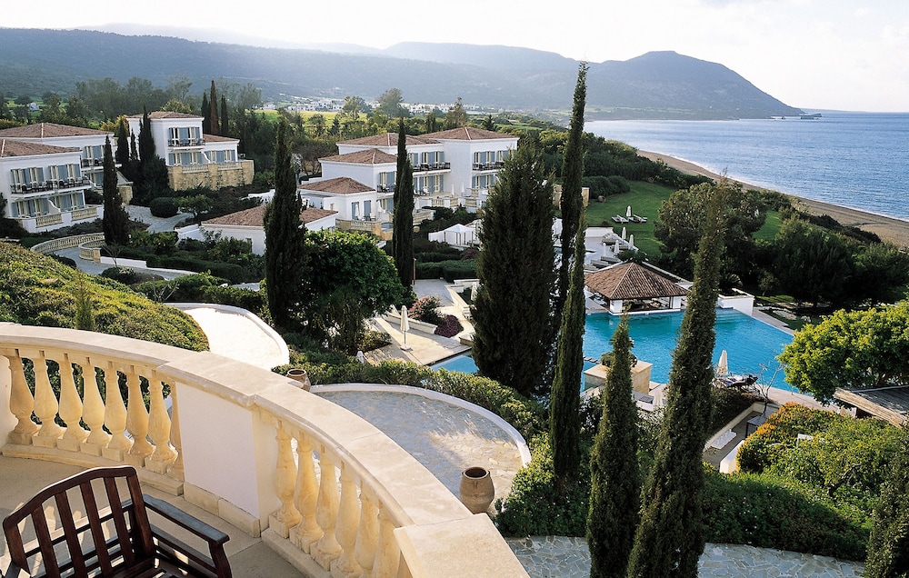 

Bari - Polis - Anassa Hotel