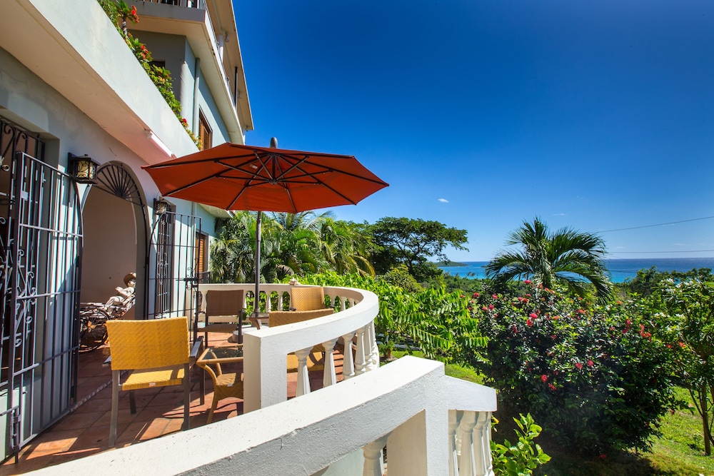 

Roma - Vieques - Hacienda Tamarindo