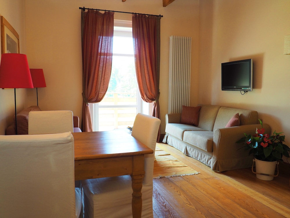 

Bari - Bivio - Maloja Palace Apartments