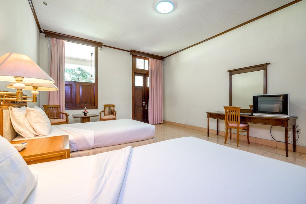 

Napoli - Sanur Beach - Inna Bali Heritage Hotel