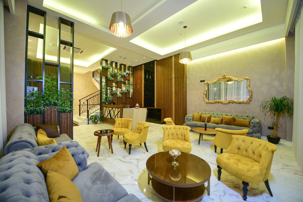 

Milano - Podgorica - Hotel Lazaro
