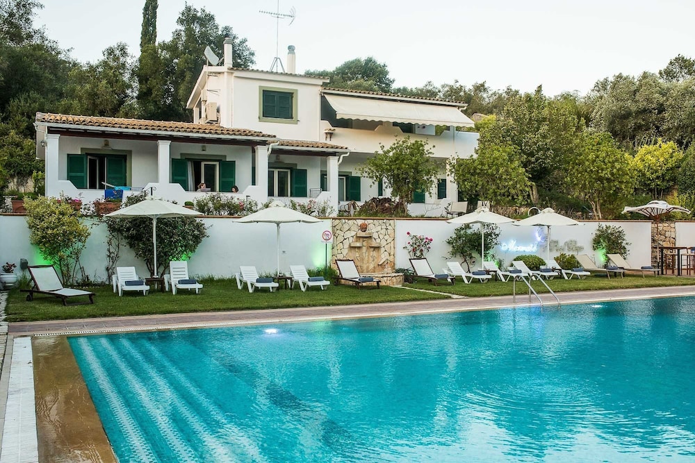 

Bologna - Paleokastritsa - Paradise Inn