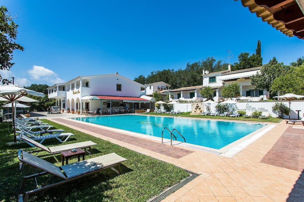 

Brindisi - Gouvia - Paradise Inn
