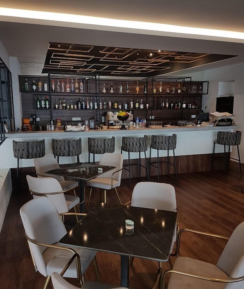 

Verona - Polis - Droushia Heights Hotel