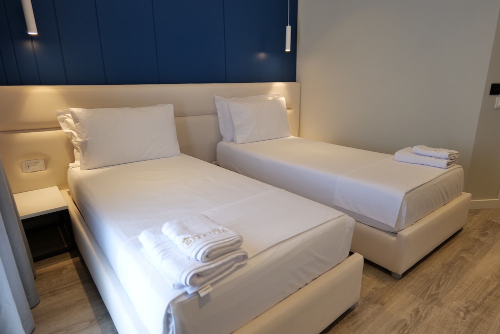

Bologna - Sarandë - Hotel Teuta