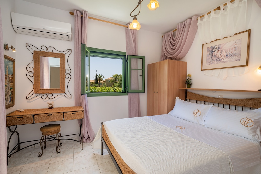 

Bari - Spartià - Monambeles Villas
