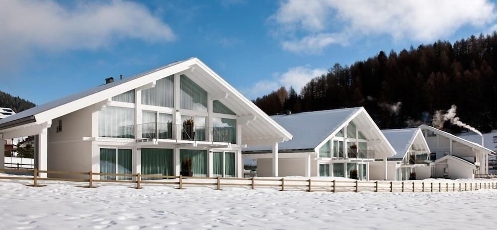 

Napoli - Folgaria - Muu Village
