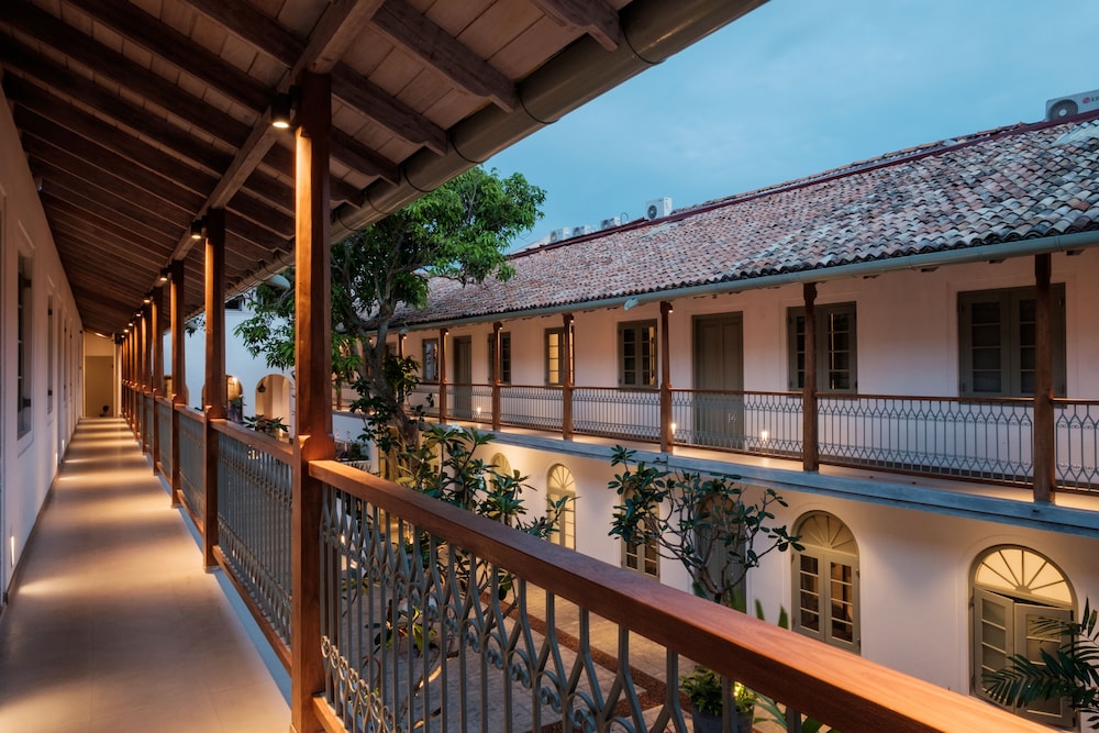 

Verona - Galle - Fort Bazaar