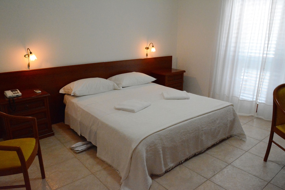 

Milano - Roccella Jonica - Castelvetere Hotel
