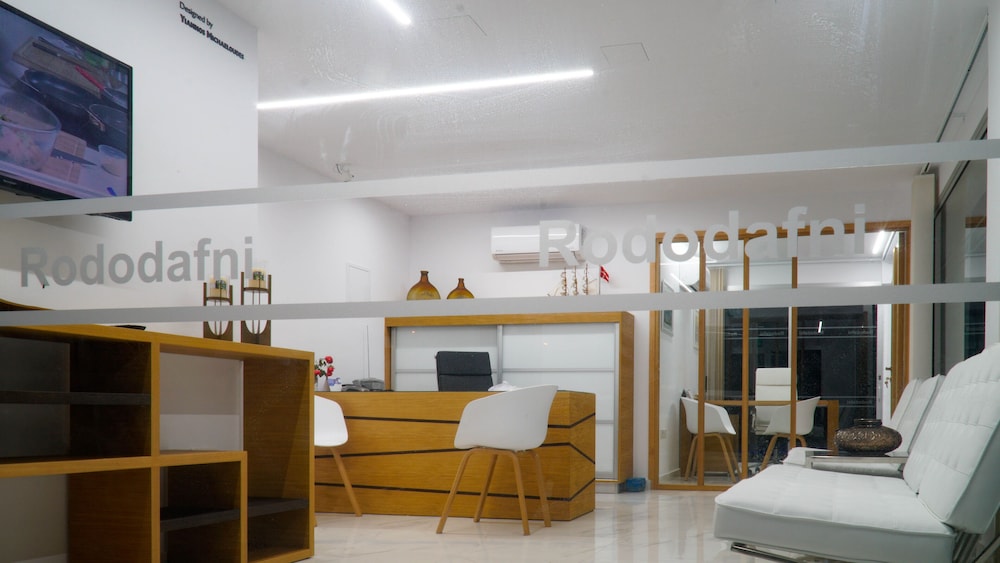 

Roma - Paphos - Rododafni Beach Apartments